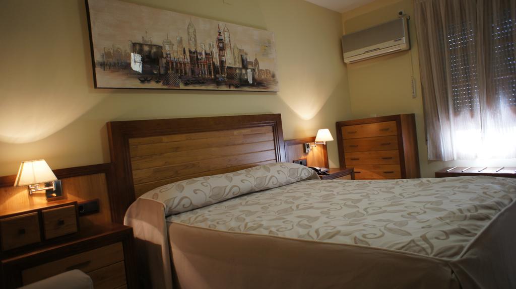 Hotel Puente Romano Alcántara Camera foto