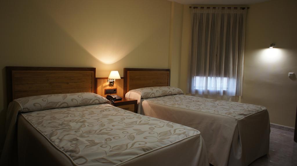 Hotel Puente Romano Alcántara Camera foto
