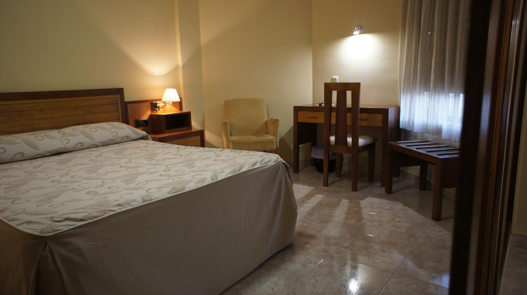 Hotel Puente Romano Alcántara Camera foto